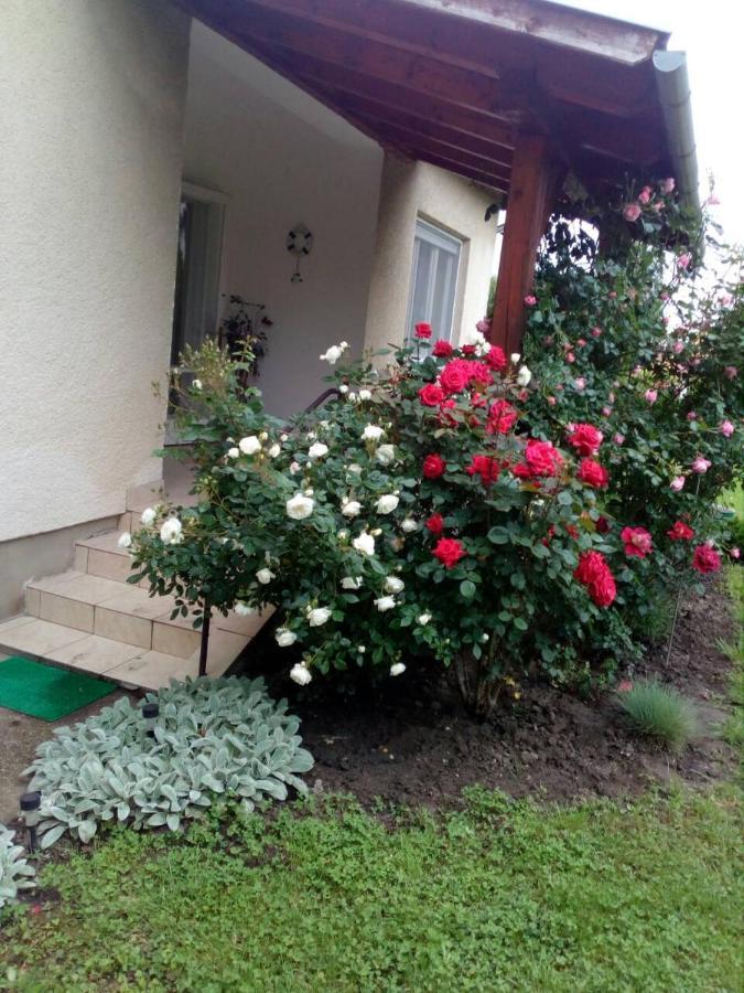 Uj Elet Weekend House Villa Balatonkeresztur Ngoại thất bức ảnh